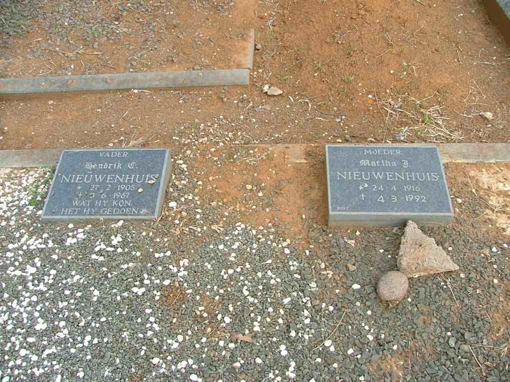 NIEUWENHUIS Hendrik C. 1905-1967 &amp; Martha J. 1916-1992