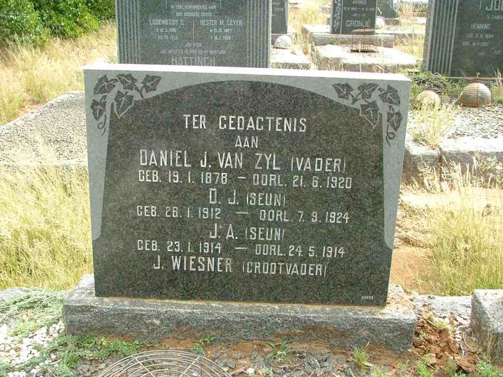 ZYL Daniel J., van 1878-1920:: VAN ZYL D.J. 1912-1924 ::  VAN ZYL J.A. 1914-1914 :: WIESNER J.