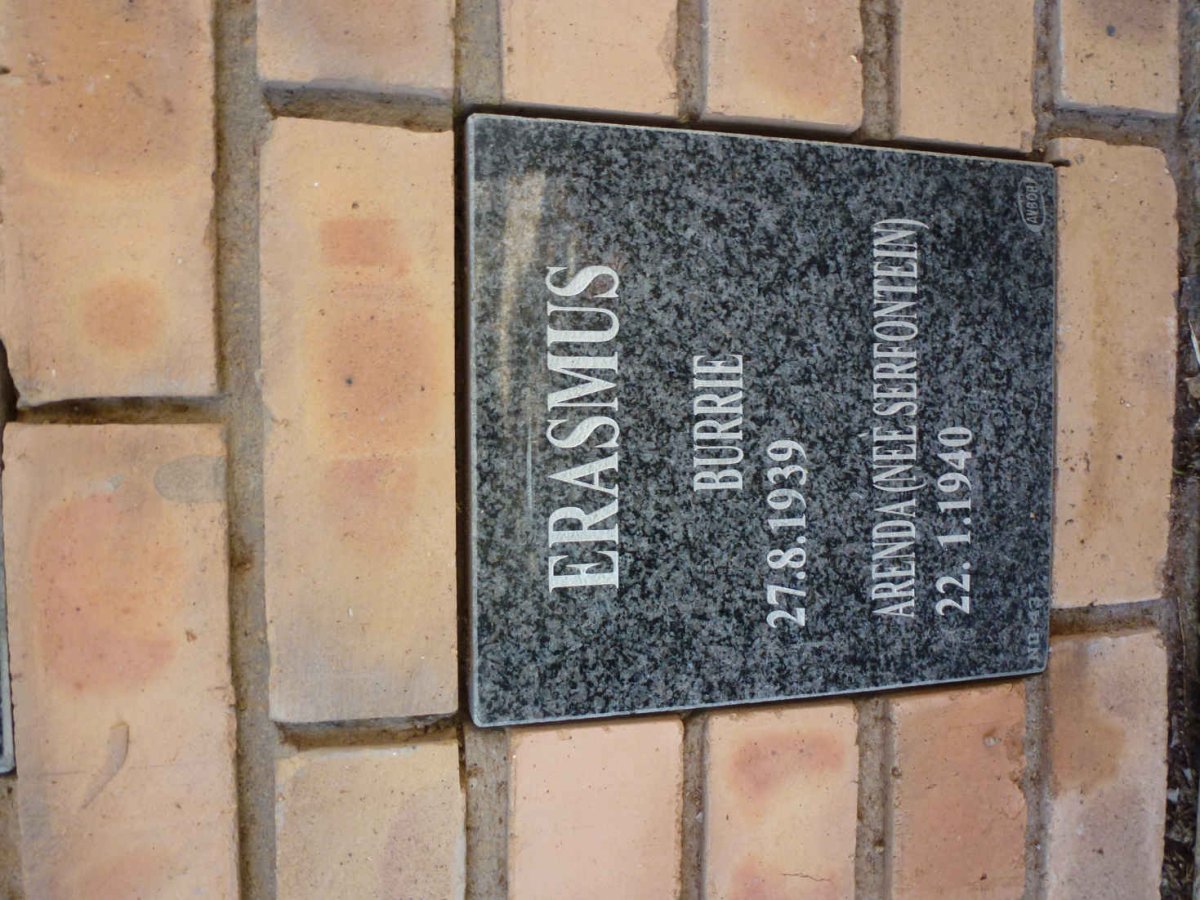 ERASMUS Burrie 1939- &amp; Arenda SERFONTEIN 1940-