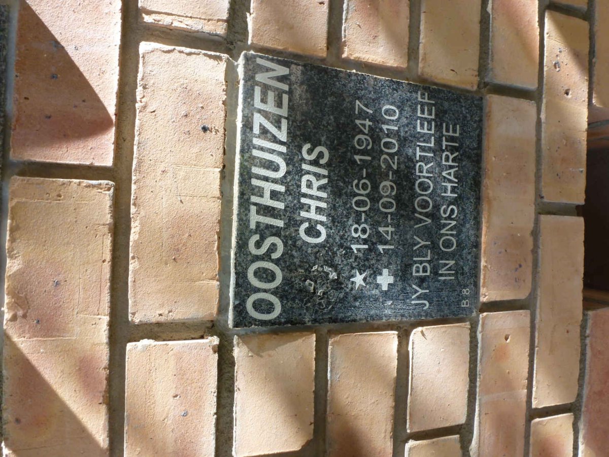 OOSTHUIZEN Chris 1947-2010