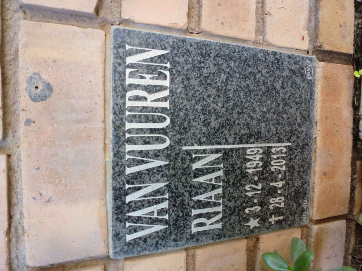 VUUREN Riaan, van 1949-2013