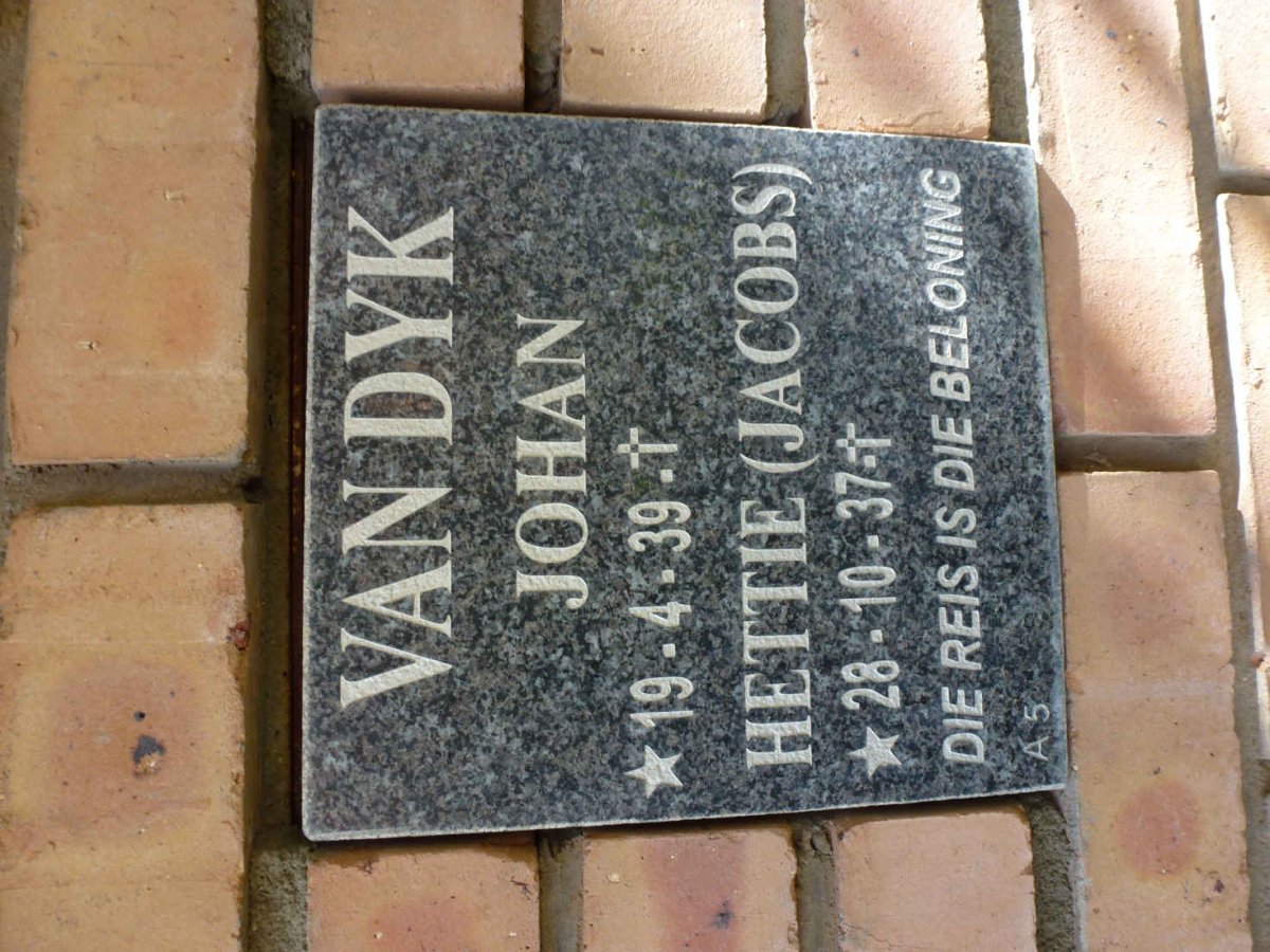 DYK Johan, van 1939- &amp; Hettie JACOBS 1937-