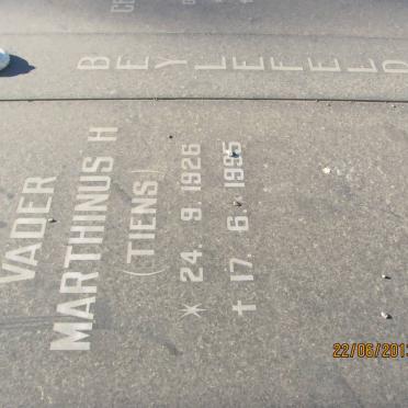 BEYLEFELD Marthinus H. 1926-1995 &amp; Cecilia J.M. DE BRUIN 1930-1997