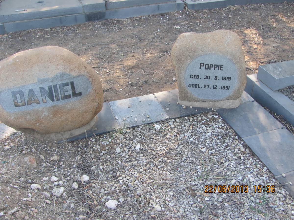 DANIEL Poppie 1919-1991