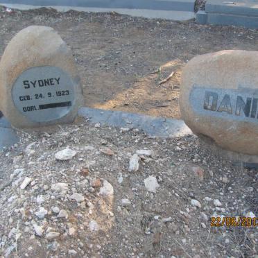 DANIEL Sydney 1923- &amp; Poppie 1919-1991