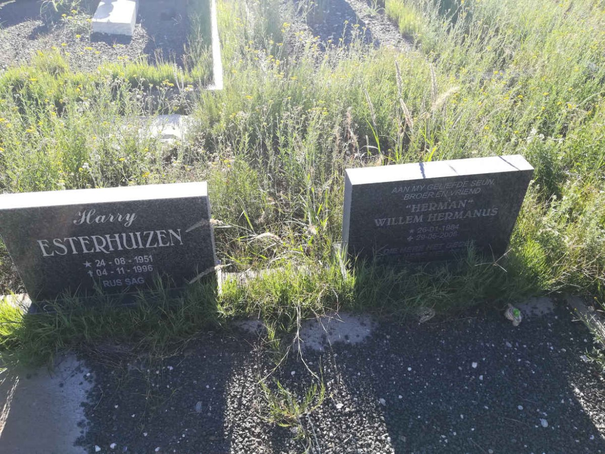 ESTERHUIZEN Harry 1951-1996 :: ESTERHUIZEN Willem Hermanus 1984-2006
