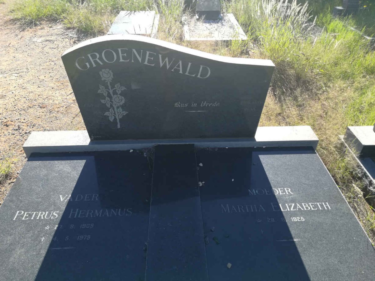 GROENEWALD Petrus Hermanus 1909-1979 &amp; Martha Elizabeth 1925-