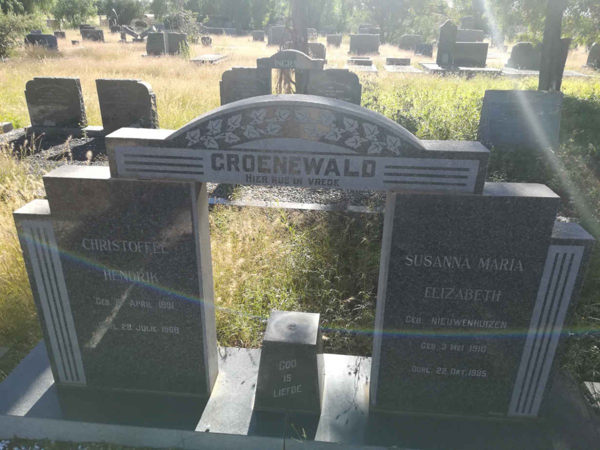 GROENEWALD Christoffel Hendrik 1891-1968 &amp; Susanna Maria Elizabeth NIEUWENHUIZEN 1910-1995