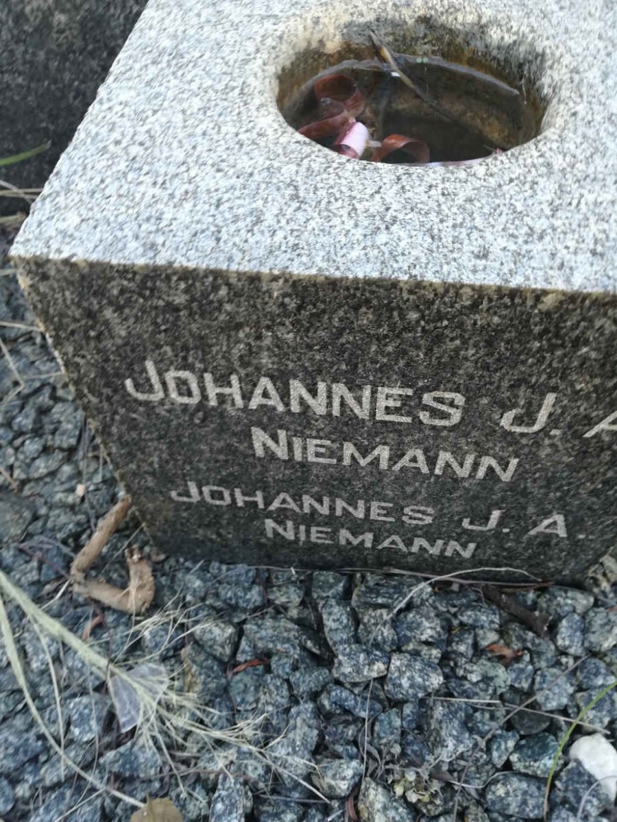 NIEMANN Johannes Jacobus Albertus 1890-1968 &amp; Maria Elizabeth HUMAN 1889-1960