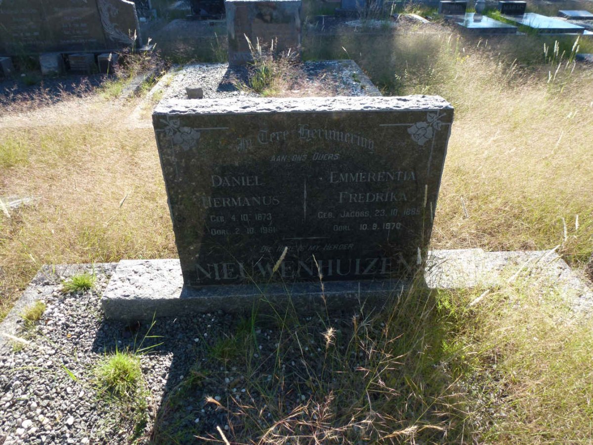 NIEUWENHUIZEN Daniel Hermanus 1873-1961 &amp; Emmmerentia Fredrika JACOBS 1885-1970