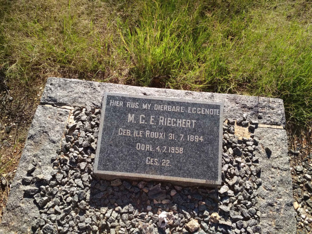 RIECHERT M.G.E. nee LE ROUX 1894-1958
