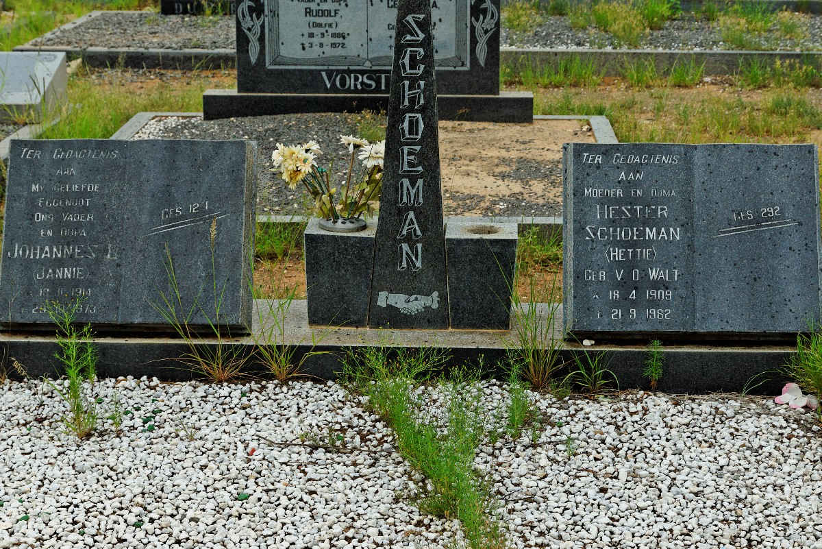 SCHOEMAN Johannes L. 1914-1973 &amp; Hester V.D. WALT 1909-1962