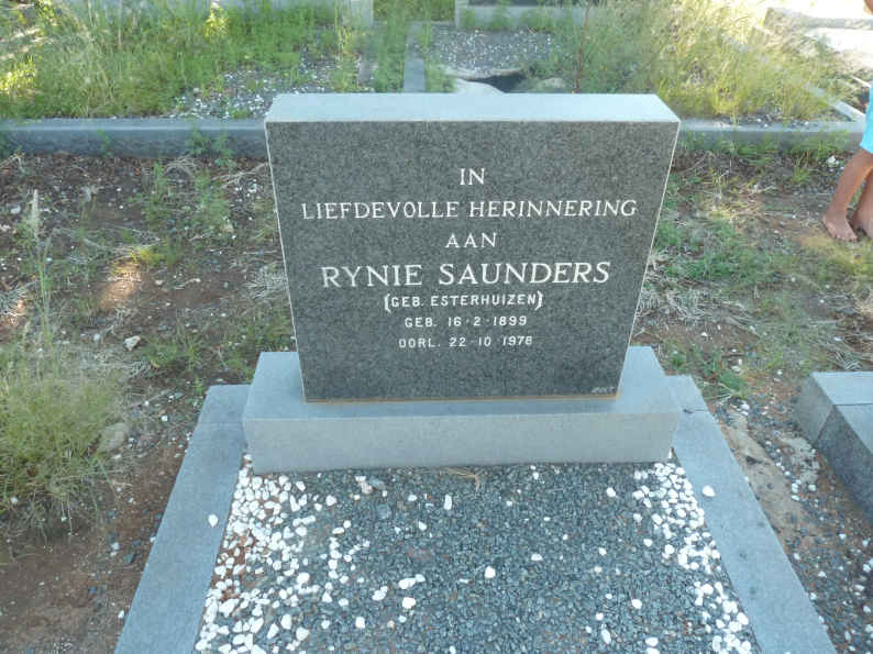 SAUNDERS Rynie nee ESTERHUIZEN 1899-1978