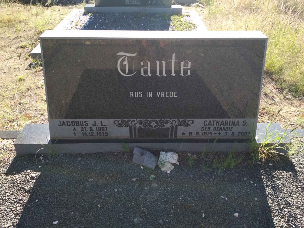 TAUTE Jacobus J.L. 1907-1979 &amp; Catharina S. BENADIE 1914-2007