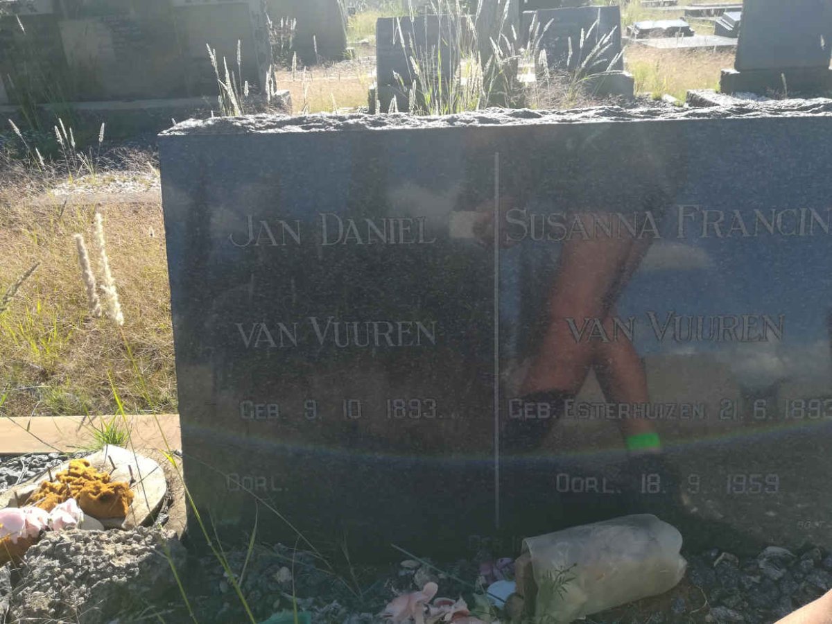 VUUREN Jan Daniel, van 1893- &amp; Susanna Francina ESTERHUIZEN 1893-1959