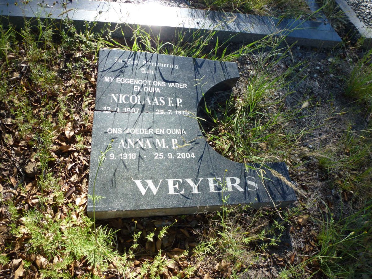 WEYERS Nicolaas F.P.  1907-1975 &amp; Anna M.P. 1910-2004