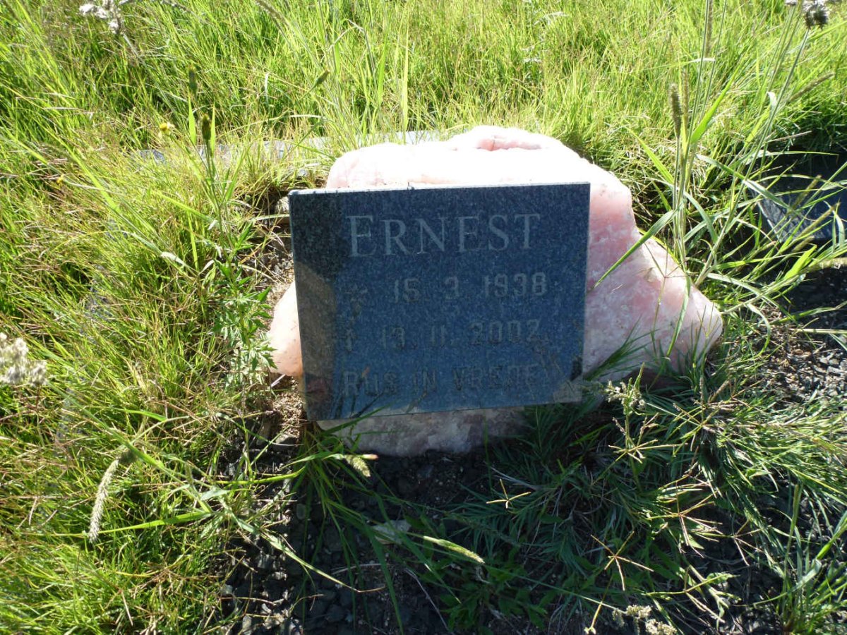 ? Ernest 1938-2002 &amp; Ria 1945-