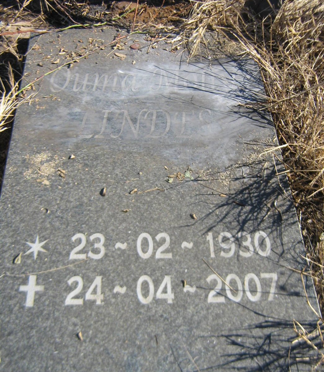 LINDES Molly 1930-2007