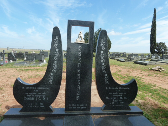 BREDENKAMP C.D. 1916-2000 &amp; Marietjie M.M.NEL 1920-2006