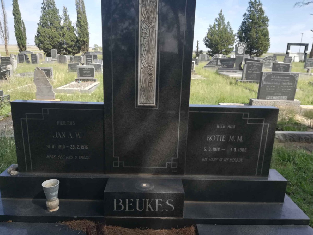 BEUKES Jan A.W. 1910-1975 &amp; Kotie M.M. 1912-1985
