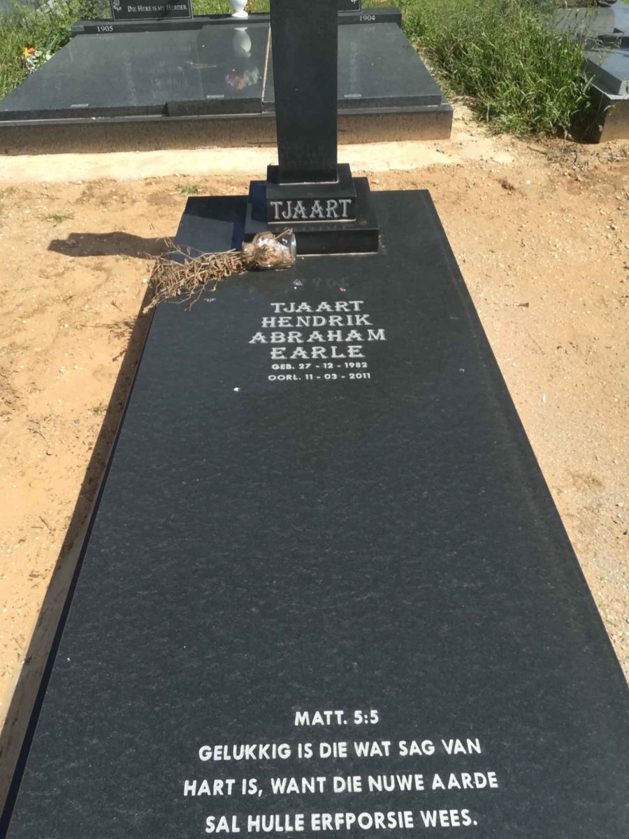 EARLE Tjaart Hendrik Abraham 1982-2011