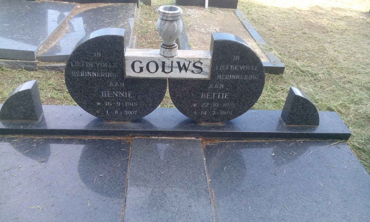 GOUWS Hennie 1918-2007 &amp; Bettie 1919-1991