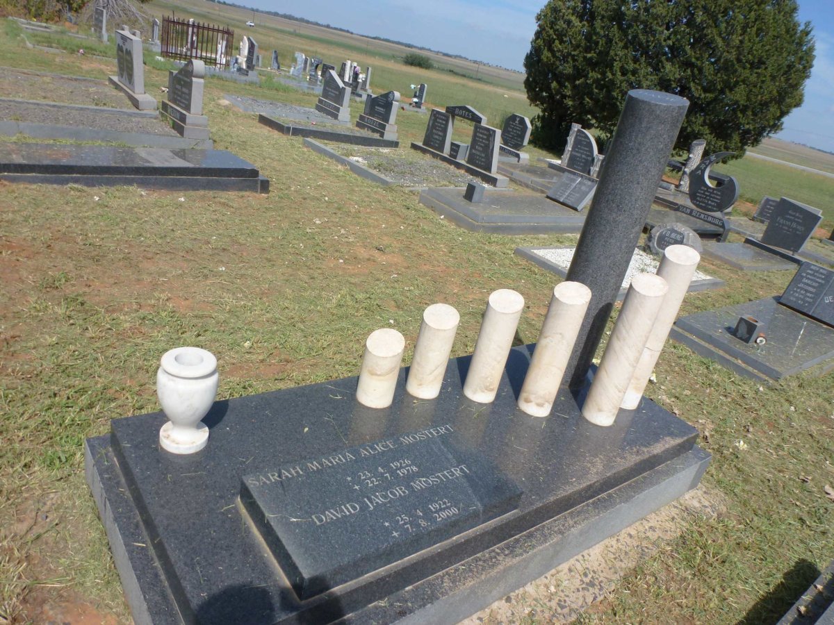 MOSTERT David Jacob 1922-2000 &amp; Sarah Maria Alice 1926-1978