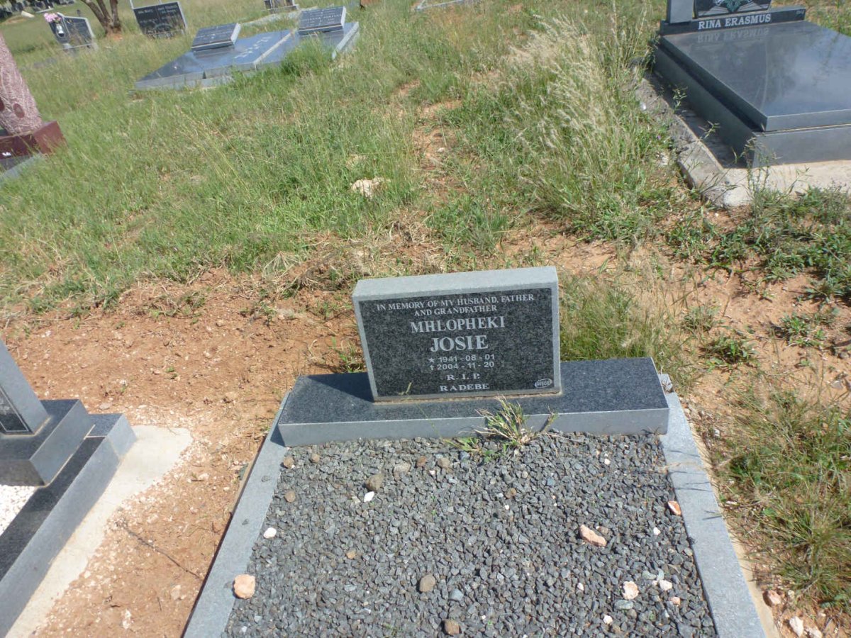 MHLOPEKI Josie 1941-2004