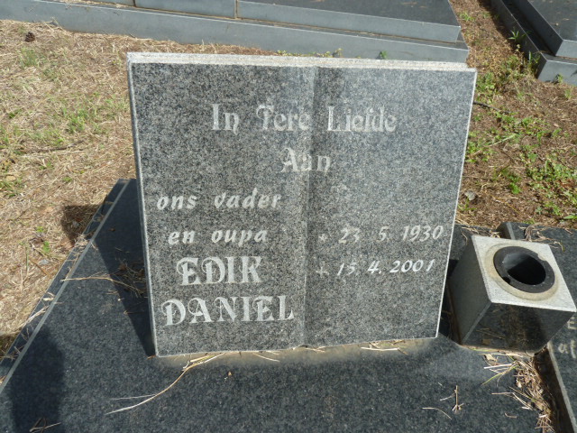 PLOOY Edik Daniel, du 1930-2001 &amp; Ella Sophia 1935-1999