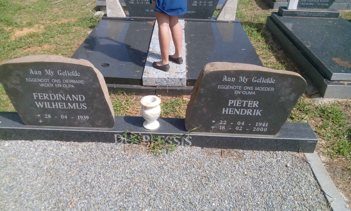 PLESSIS Ferdinand Wilhelmus, du 1939- &amp; Pieter Hendrik 1941-2000