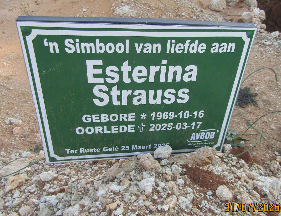 STRAUSS Esterina 1969-2025