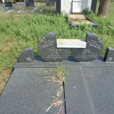 TALJAARD S.P. 1901-1984 &amp; Magdalena Maria PIENAAR 1904-1990