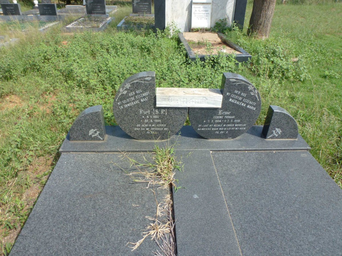 TALJAARD S.P. 1901-1984 &amp; Magdalena Maria PIENAAR 1904-1990