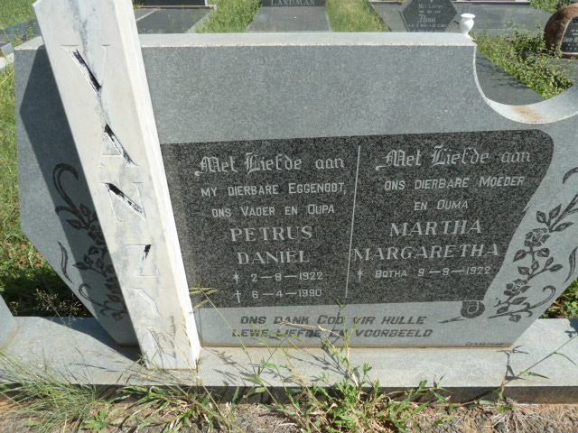 ZYL Petrus Daniël, van 1922-1990 &amp; Martha Margaretha BOTHA 1922-