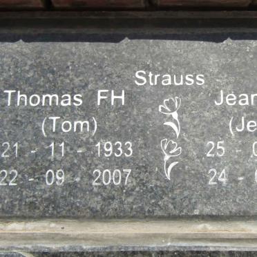 STRAUSS Thomas F.H. 1933-2007 & Jeanette S. 1935-2021