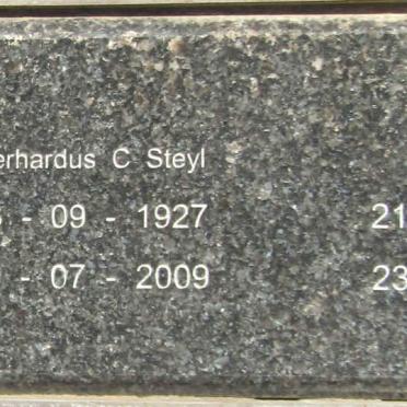 STEYL Gerhardus C. 1927-2009 & Ria 1931-2010