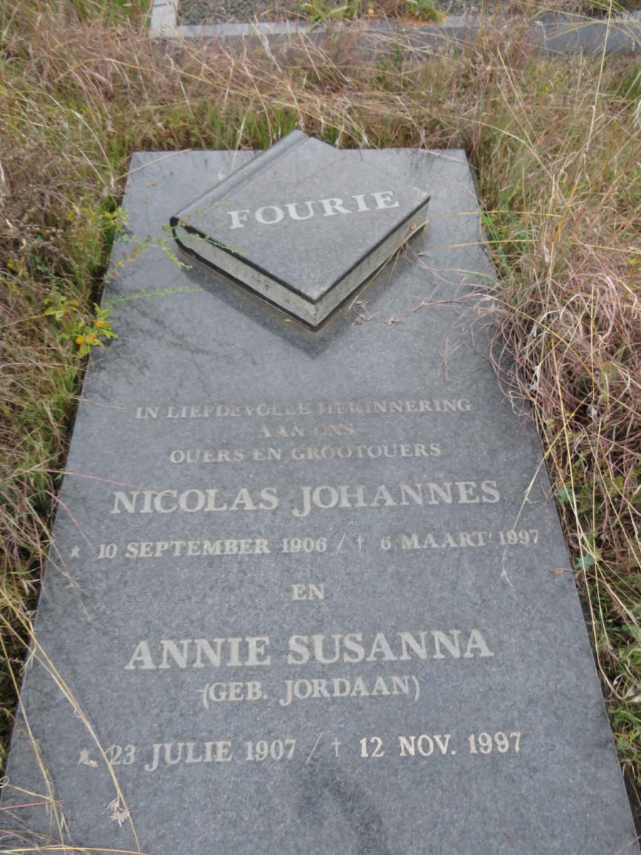 FOURIE Nicolas Johannes 1906-1997 &amp; Annie Susanna JORDAAN 1907-1997