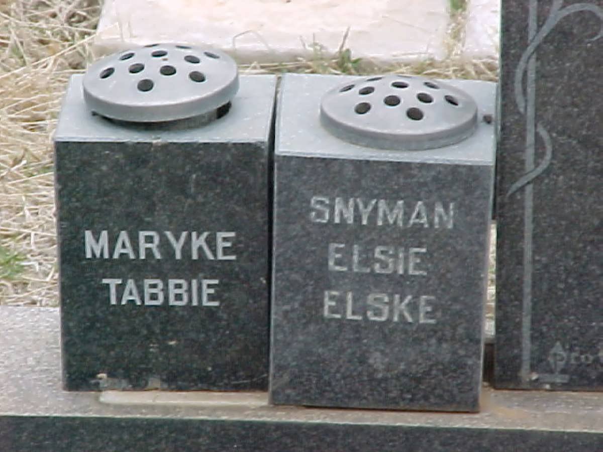 BERG Johannes Jacobus, van den 1916-2005 &amp; Maria Aletta SNYMAN 1920-1973