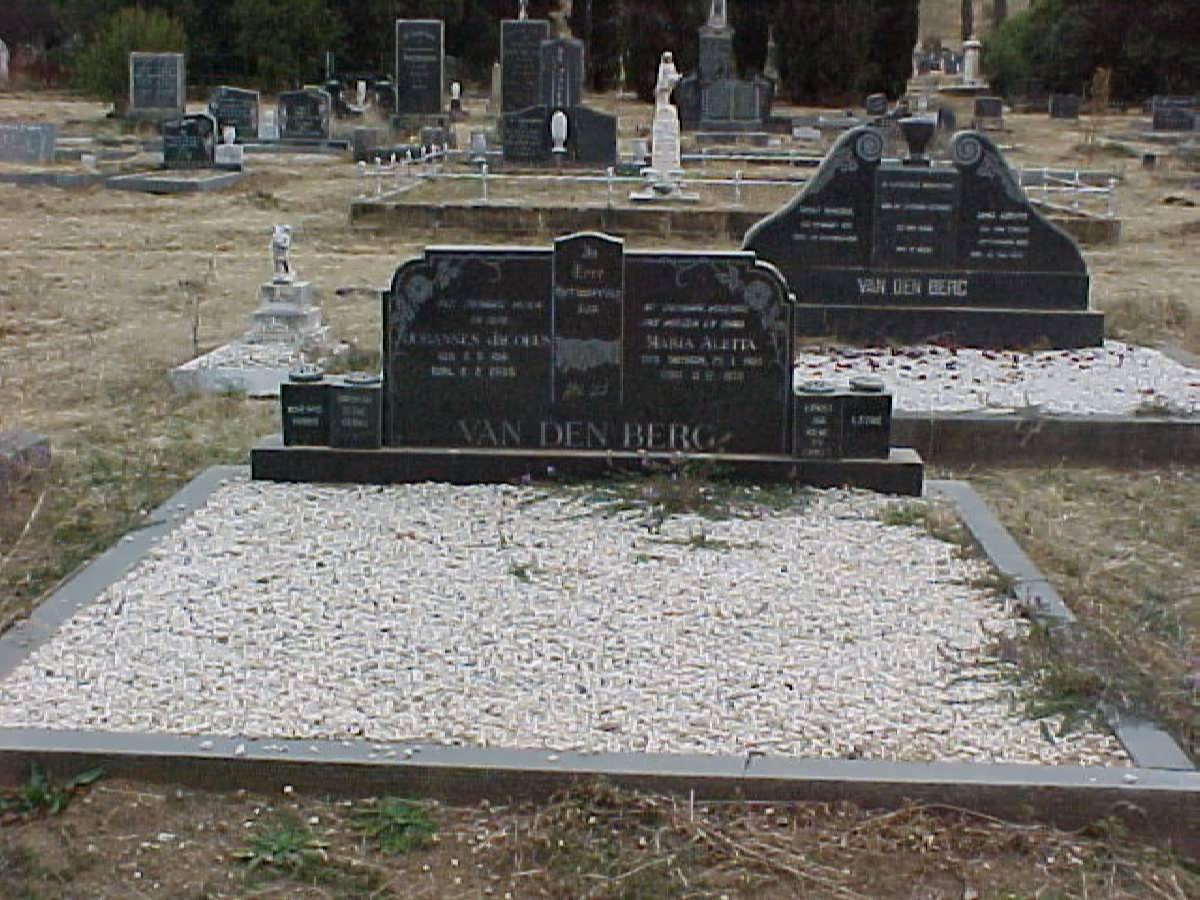 BERG Johannes Jacobus, van den 1916-2005 &amp; Maria Aletta SNYMAN 1920-1973
