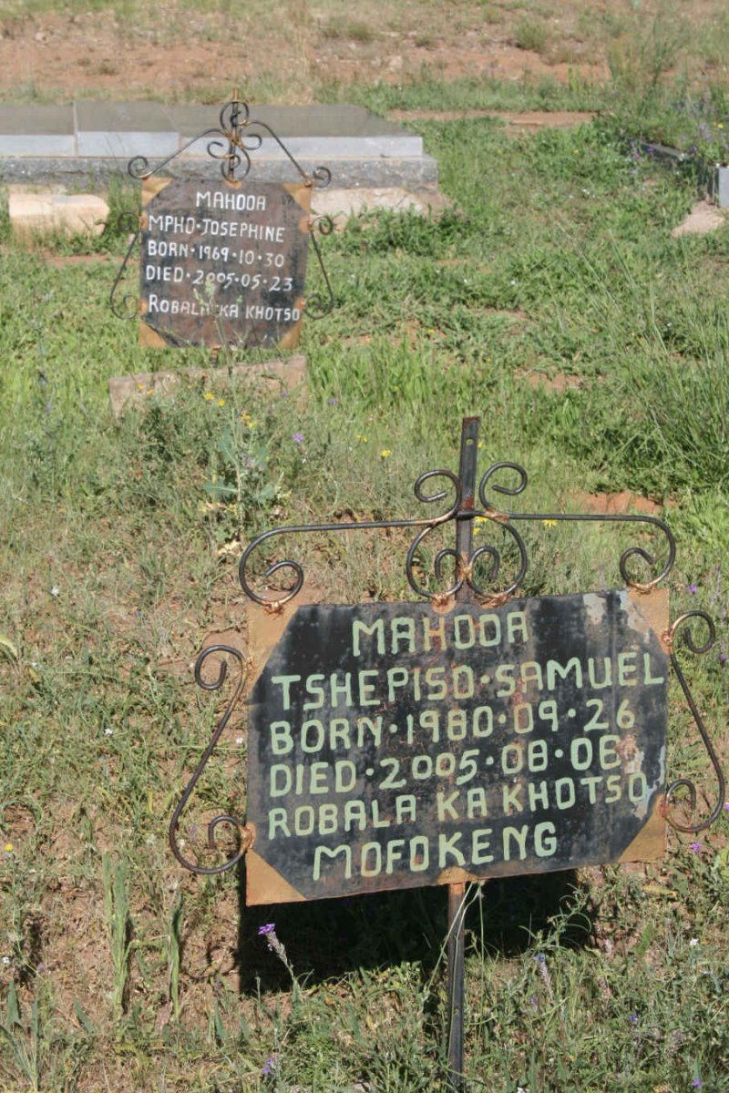MAHOOA Tshepiso Samuel 1980-2005 ::  MAHOOA  Mpho Josephine 1969-2005