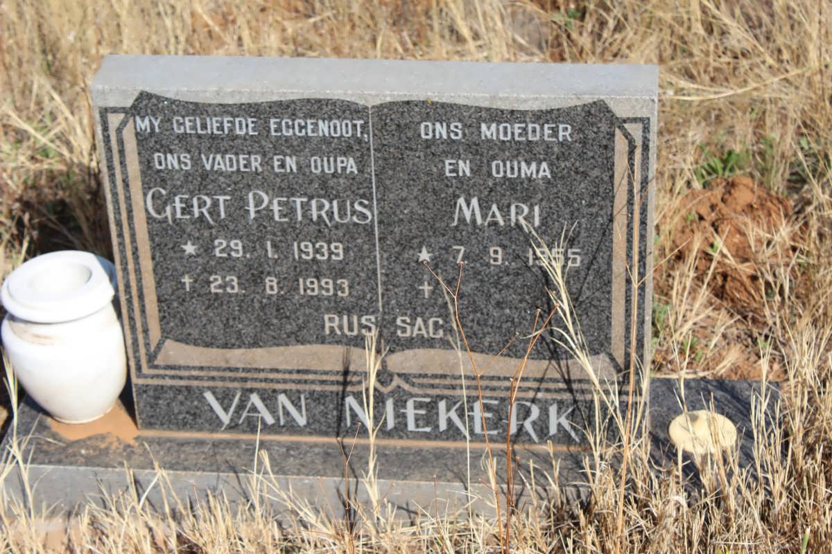 NIEKERK Gert Petrus, van 1939-1993 &amp; Mari 1955-