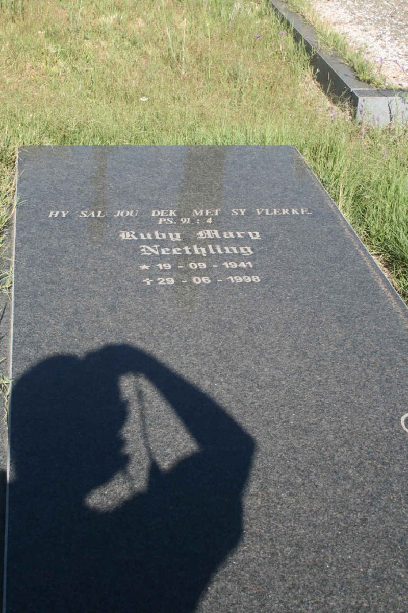NEETHLING Ruby Mary 1941-1998