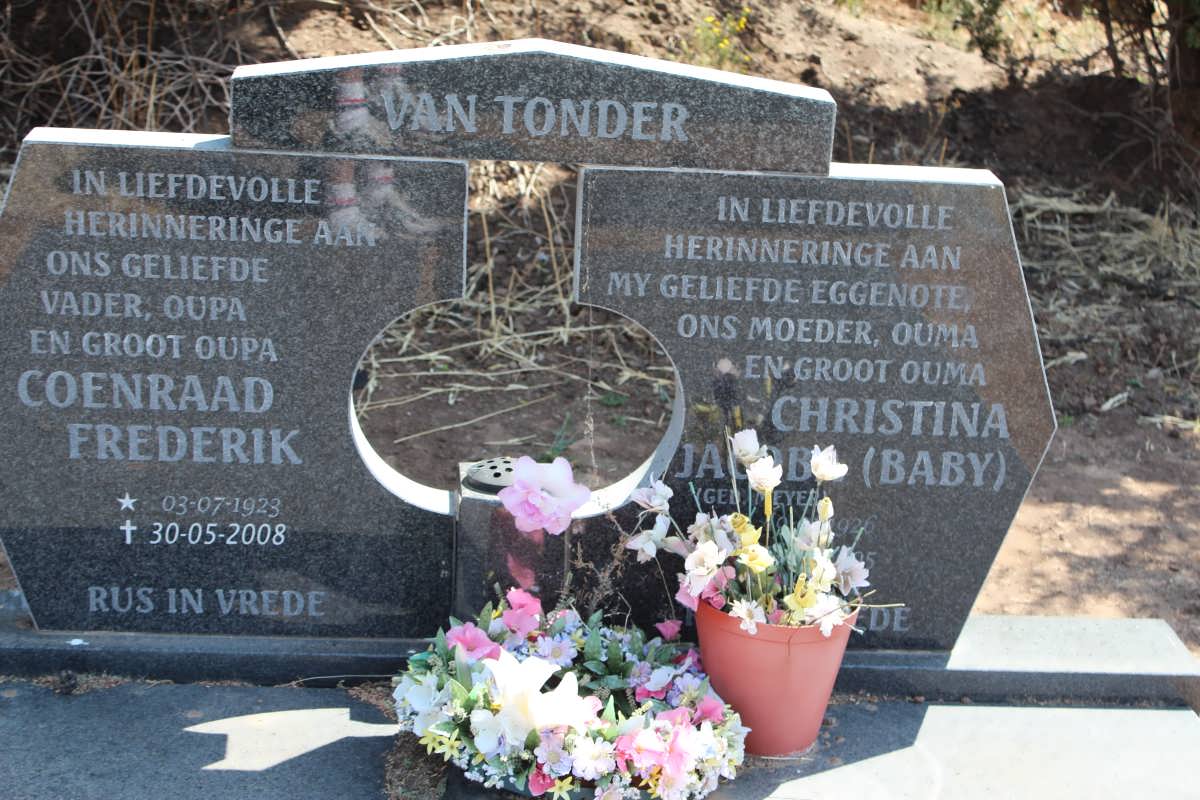 TONDER Coenraad Frederik, van 1923-2008 &amp; Christina Jacoba 1926-??5