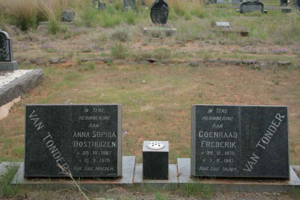 TONDER Coenraad Frederik, van 1875-1947 &amp; Anna Sophia OOSTHUIZEN 1887-1975