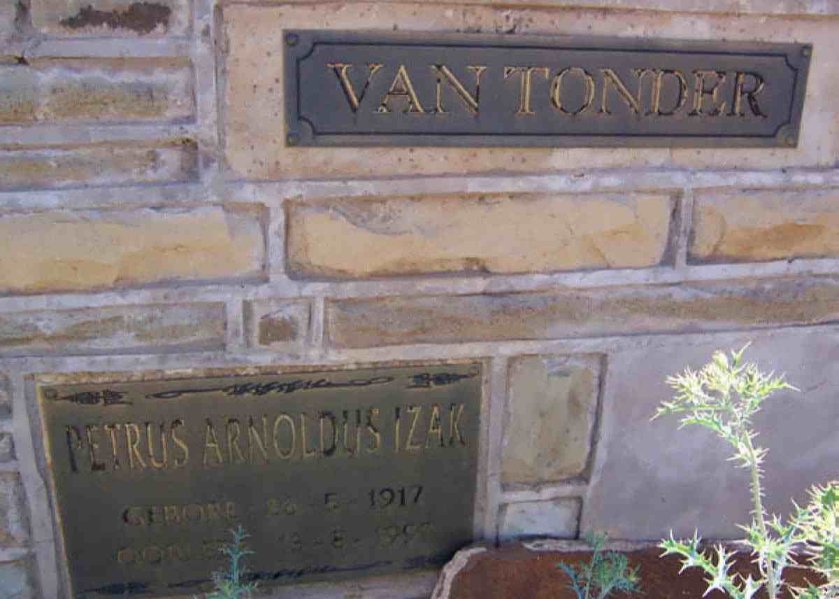 TONDER Petrus Arnoldus Izak, van 1917-1997