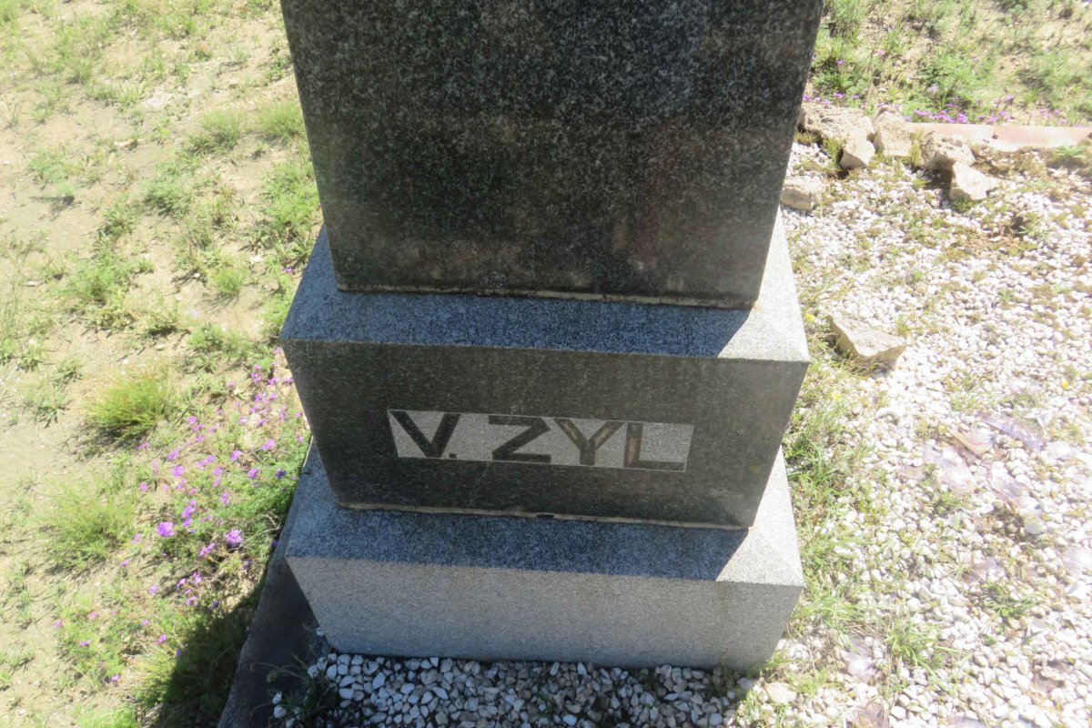 LINSTRÖM :: V.D. MERWE :: V. ZYL