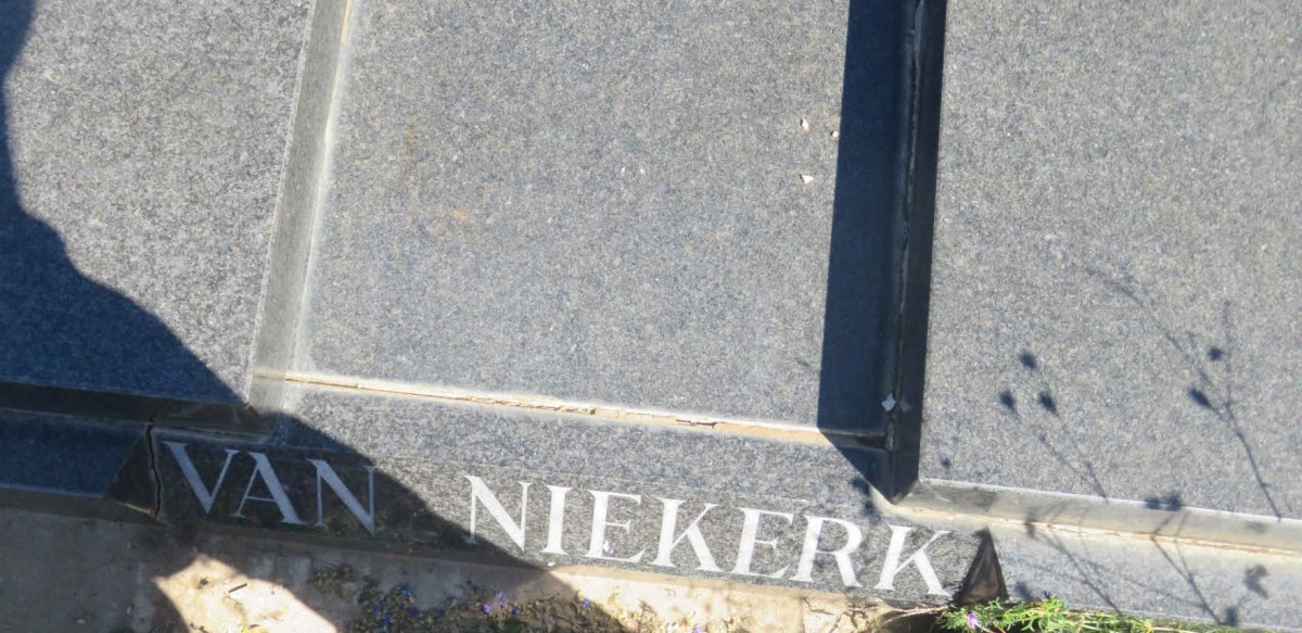 NIEKERK Kellie, van 1919-1981 &amp; Corrie 1928-2013