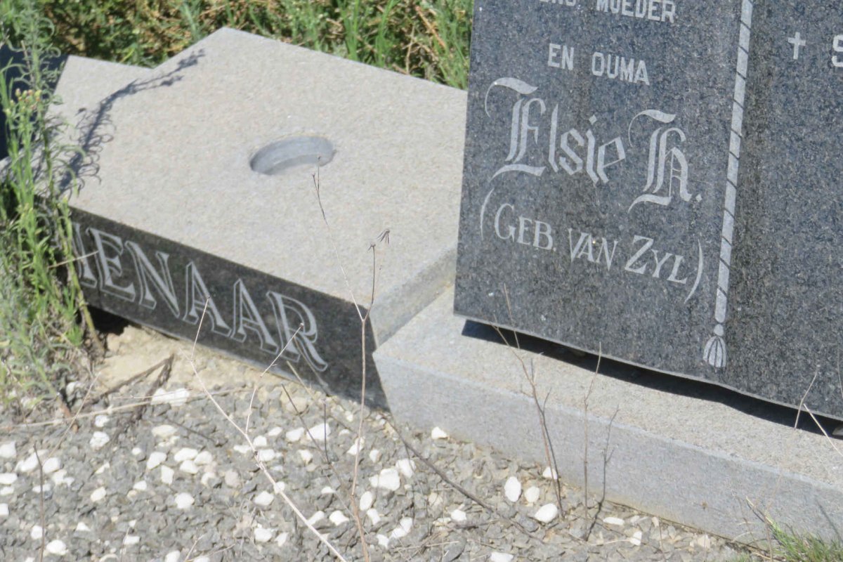 PIENAAR Elsie H. nee VAN ZYL 1921-1993