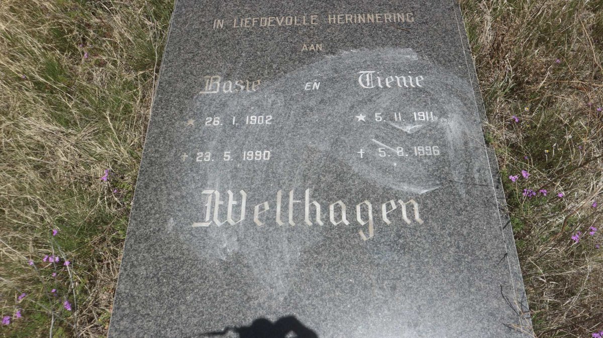 WELTHAGEN Basie 1902-1990 &amp; Tienie 1911-1996