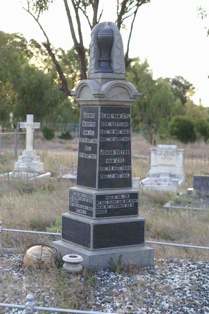 ZYL Jacobus Albertus, van 1863-1932 &amp; Elsie GREYLING 1863-1943 :: VAN  ZYL Johan Victor  1904-1911
